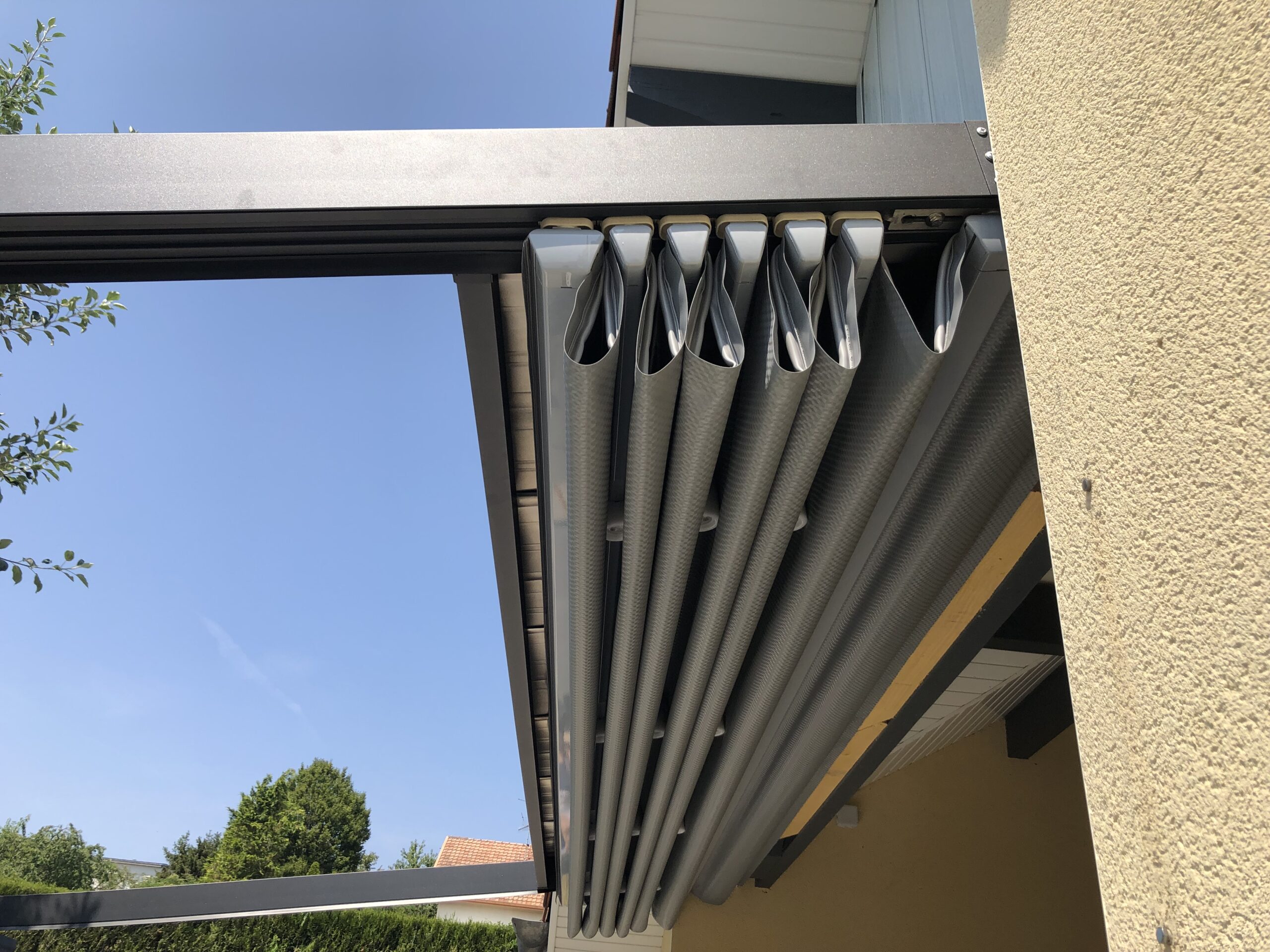 Pergola à Toile à Belfort : L’Élégance et la Légèreté pour Votre Terrasse